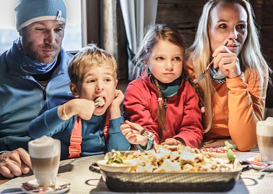 Kulinarik auf den Skihütten geniessen